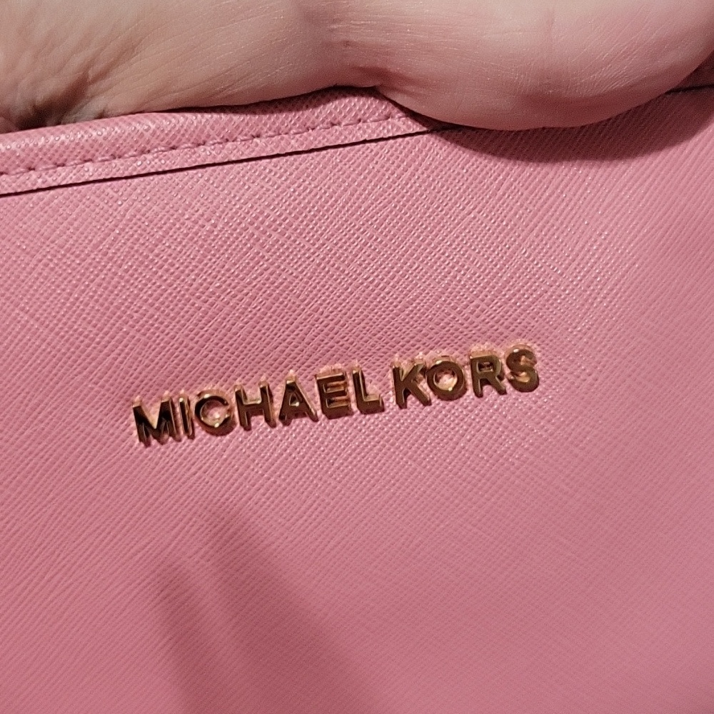NWOT Michael Kors Rose Pink Leather Tote with Gold Accents And Duster Bag - Picture 2 of 13
